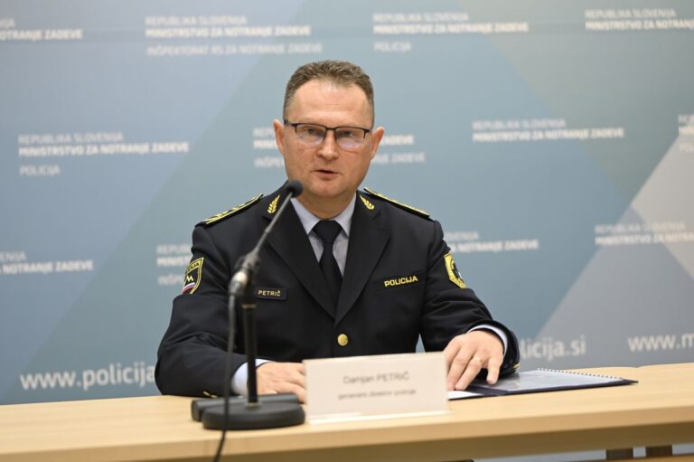 65baa8cb6660454b967456bfb6696ff0