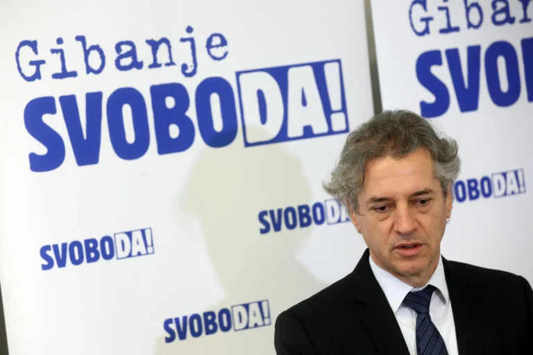 Gibanje-Svoboda-predsednik-stranke-Robert-Golob--scaled